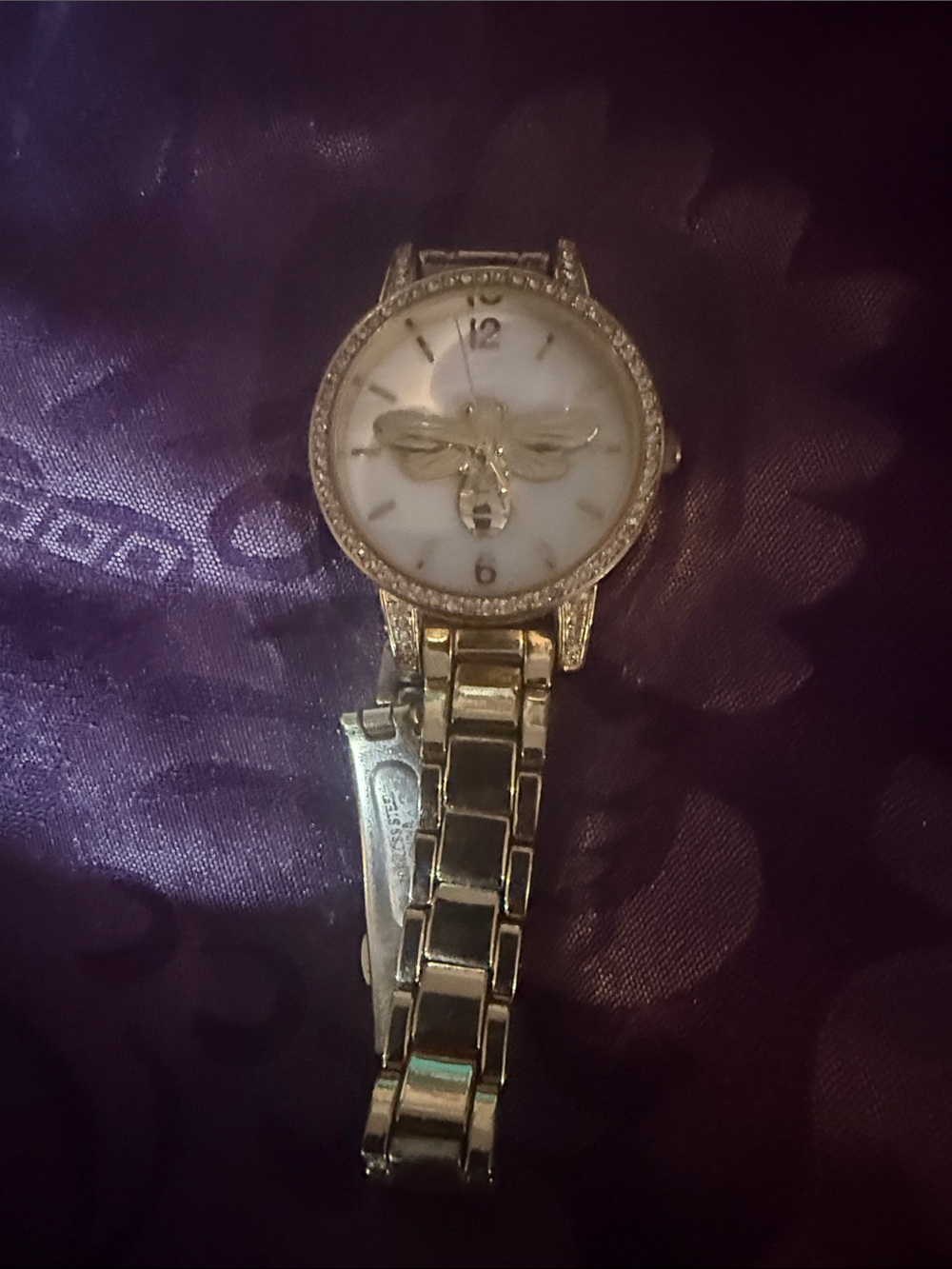 Source Unknown Gold-Tone Bee Motif Women's Bracelet Watch